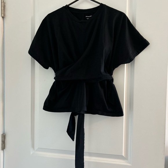 BANANA REPUBLIC • Black Rap Short Sleeve T-Shirt • Small (Petite) • - Picture 3 of 6